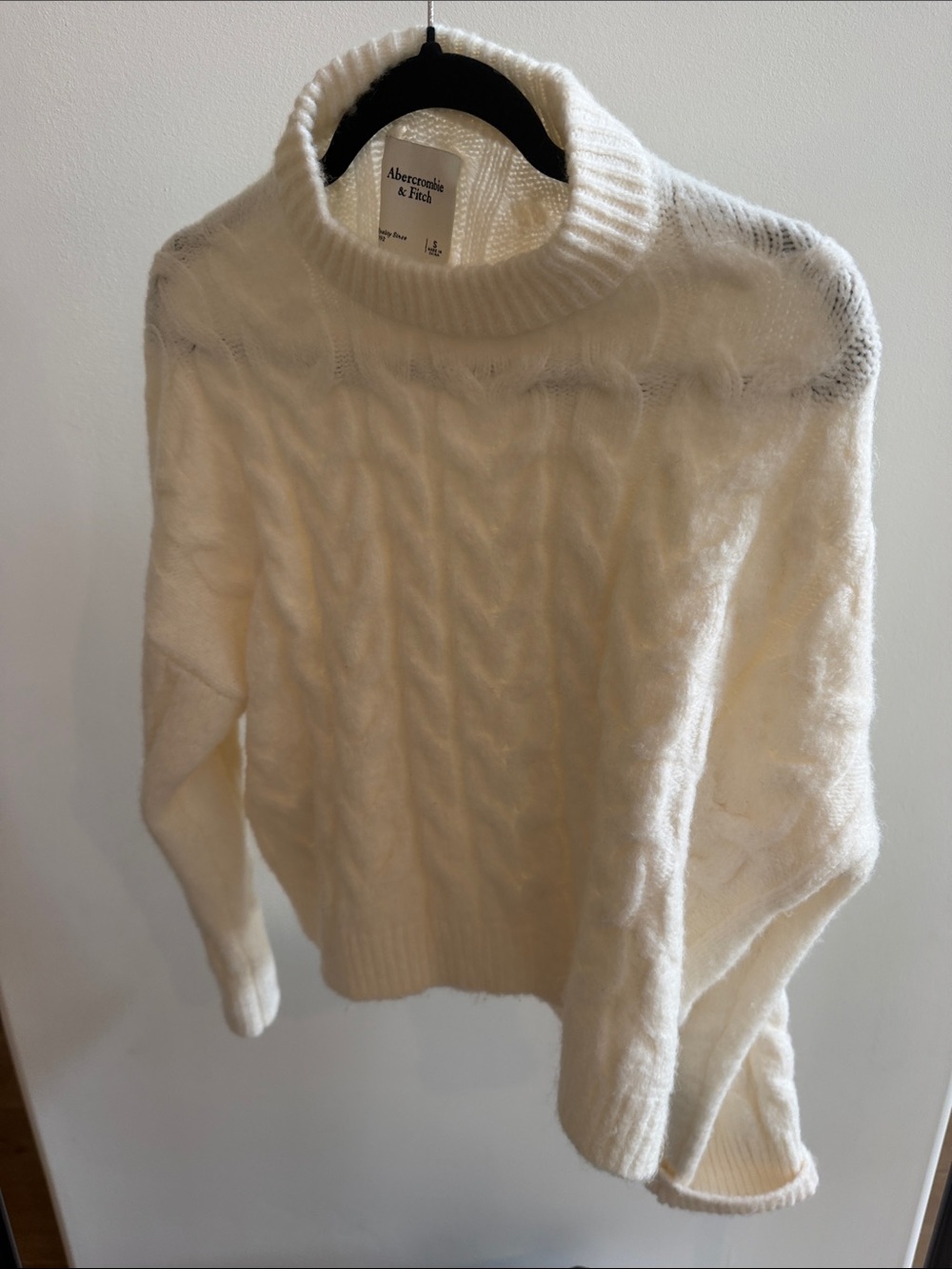 Abercrombie & Fitch Ivory Cable Turtleneck Sweater